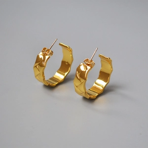 Fashion Brass 18K Gold Plated Hoop Earrings For Women Rhombic Pattern Geometric C Shaped Personalized Versatile Jewelry