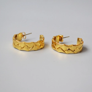 Classic 18K gold plated brass C-shaped hoop earrings with textured lattice pattern
