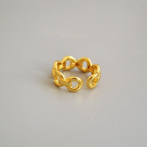 Bague ouverte minimaliste en laiton plaqué or 18 carats avec motif chaîne ajustable