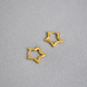 French Style Brass Gold Plated Star Huggie Earrings Minimalist Hollow Pentagram Hoop Earrings For Women Fashion Jewelry