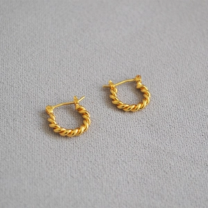 Boucles d'Oreilles Créoles en Laiton Plaqué Or à Nœud Torsadé Vintage Français pour Femmes Bijoux de Mode Minimalistes Élégants