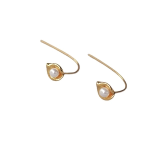 Elegant gold pearl drop earrings with minimalist flower bud design for women