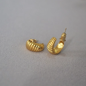 French Vintage Croissant Stud Earrings For Women Brass 18K Gold Plated Ribbed C-Shape Stud Earrings With 925 Sterling Silver Post Minimalist Geometric Jewelry