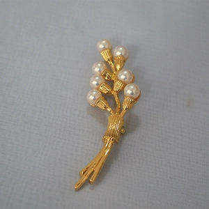 Vintage Brass Flower Cluster Brooch With High Luster Faux Artificial Pearl 18K Gold Plated Irregular Texture Pin For Women Jewelry