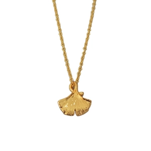Elegant gold ginkgo leaf pendant necklace with fine textured veins and slender chain
