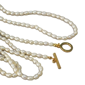 Collier élégant en perles d'eau douce de style français avec fermoir OT doré en métal