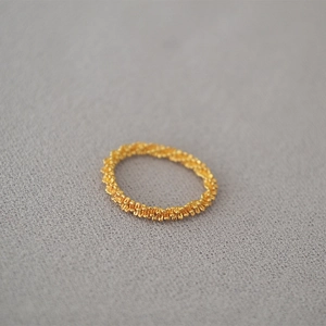 Minimalist gold textured chain ring with a sparkling polished finish for women