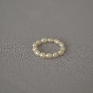 Natural Freshwater Rice Artificial Pearl Elastic Ring Minimalist Elegant Dainty Stretch Jewelry For Women Korean Style Versatile