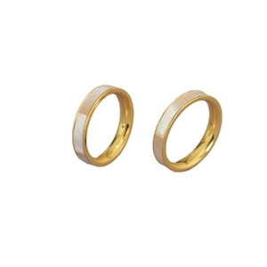 Bague minimaliste en laiton doré avec incrustation de nacre blanche irisée
