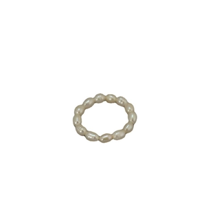 Minimalist freshwater pearl stretch ring with elegant natural white luster beads