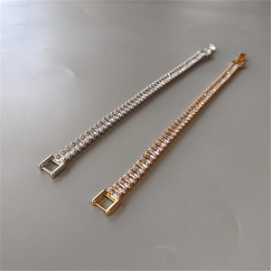Bracelet Tennis Plqué Or avec Strass Coupe Baguette Minimaliste Géométrique Scintillant pour Femme Bijoux de Tous les Jours
