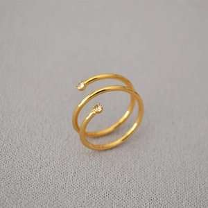 Anello Aperto Regolabile in Ottone Placcato Oro a Spirale Minimalista Con Zirconia Scintillante Gioielli di Moda Anello da Dito per Donna