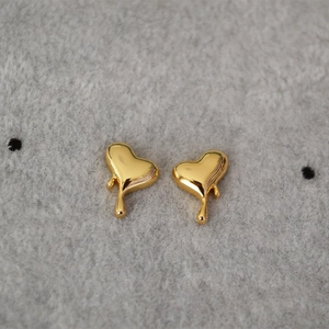 Flüssiges Herzförmige Ohrstecker Für Damen 925 Sterlingsilber Stift Messing Gold Silber Galvanisiert Lava Herz Schmuck