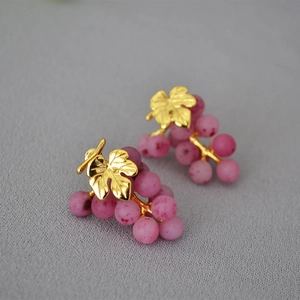 Golden leaf and pink grape bead 925 silver needle stud earrings in vintage style