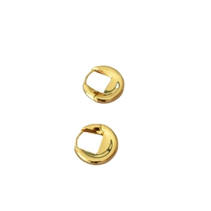 Boucles d'oreilles créoles en laiton plaqué or 18 carats au design français minimaliste