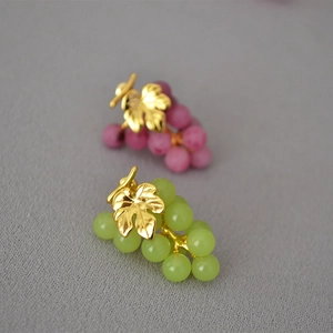 Pastoral Style Grape Shaped Stud Earrings For Women Gold Plated Brass Resin Cute Fruit Leaf Earrings Jewelry Gift