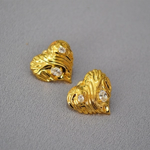Vintage heart shaped gold plated earrings with zircon stones and wavy texture finish