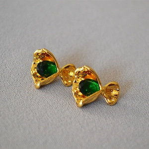 Creative gold-plated candy-shaped stud earrings with green zircon and crinkled metal texture