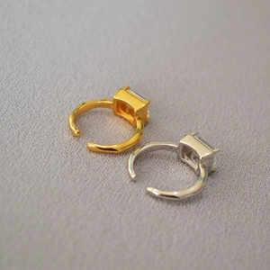 Minimalistische verstellbare Ringe mit quadratischem Zirkon in Gold und Silber