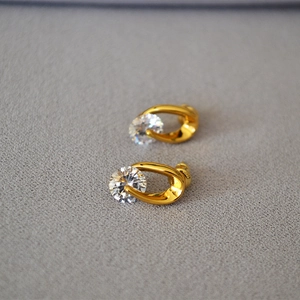 Minimalist S925 silver gold-plated stud earrings with sparkling round cubic zirconia stones