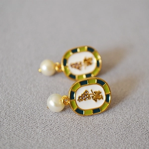 Vintage enamel grape earrings with pearls on gold-plated brass for a classic French look