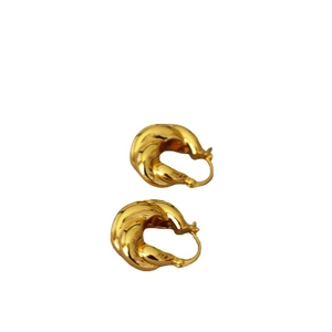 Boucles d'oreilles créoles torsadées en laiton plaqué or avec finition polie brillante