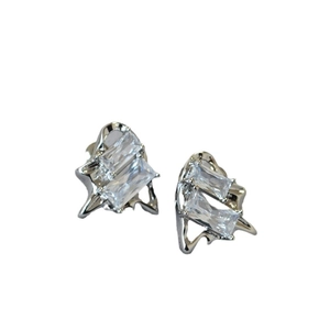 Minimalist silver-plated earrings with rectangular cubic zirconia in a streamlined design