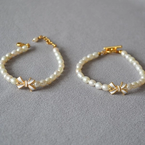 Französisch Elegantes Süßwasserperlen Armband Für Damen Emaille Schleife Weiß Perle Legierung Vergoldet Verstellbar Schmuck