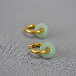 Créoles en laiton doré minimalistes avec pendentifs pingan kou en jade vert translucide