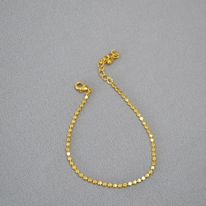 Minimalist gold plated dainty round disk chain bracelet with adjustable lobster clasp closure