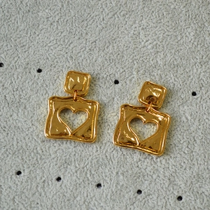 Retro hollow heart square earrings with vintage hammered gold texture for women
