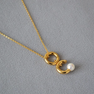 Collier À Pendentif En Laiton Plaqué Or 18K Minimaliste Anneaux Doubles Entrelacés Rotatifs Künstliche Perle Fantaisie Bijoux Élégants