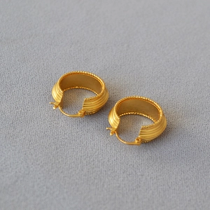 French Vintage Brass Gold Plated Hoop Earrings For Women Niche Minimalist Striped Milgrain Bead Edge Ear Jewelry