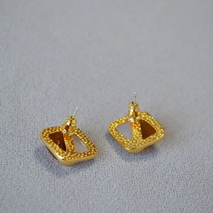 Vintage geometric square brass gold-plated earrings with brown and white color-blocking