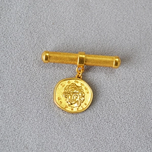French Retro Gold Coin T-Bar Brooch For Women Mythological Figure Relief Electroplated Copper Detachable Elegant Pin Jewelry