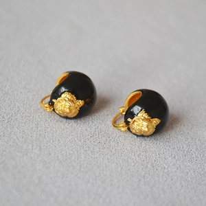 Vintage European Gold Embossed Tiger Head Black Enamel Hoop Earrings For Women Retro Individual Fashion Jewelry Party Accessory