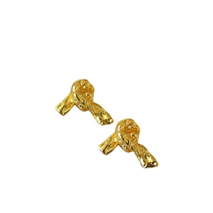 Boucles d'oreilles nœud en laiton doré à la main avec design ruban texturé