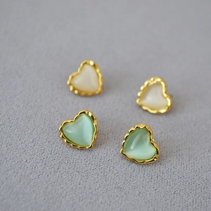 Boucles d'Oreilles Clous Cœur en Laiton Rétro avec Tige en Argent Sterling 925 Élégante Pierre Œil de Chat Bijoux Femme