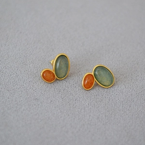 Minimalist vintage brass gold-plated stud earrings with teal and amber stones