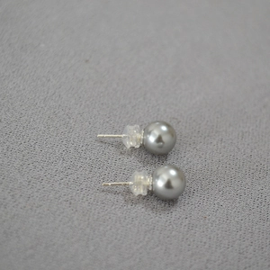 Boucles d'oreilles en argent 925 avec perles grises et fermoirs en silicone
