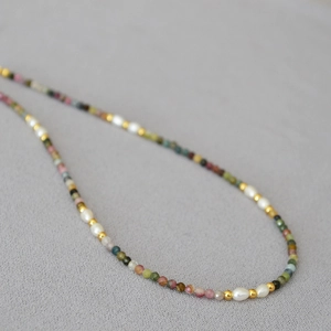 French Retro Colorful Tourmaline Freshwater Pearl Beaded Short Necklace Elegant Rice Pearl Clavicle Chain For Women Jewelry