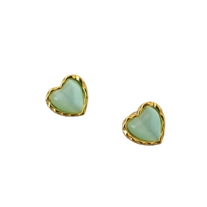 Boucles d'oreilles cœur à la mode avec pierre œil de chat vert menthe et bord doré ondulé