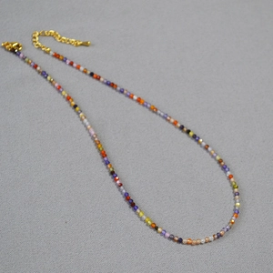 Collier de perles en zircon facetté coloré avec chaîne d'extension dorée réglable