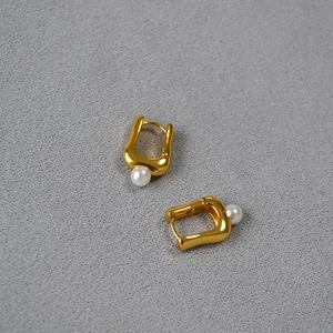 Élégantes Boucles d'Oreilles Créoles en U Laiton Plaqué Or 18K Avec Imitation Künstliche Perle Bijoux Géométriques Style Coréen pour Femme