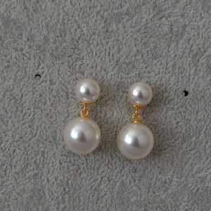 Elegant 925 silver double cream pearl drop earrings with minimalist gold connector links