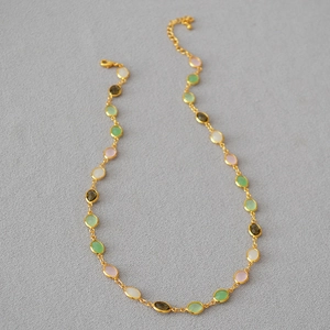 Chic gold-plated brass necklace with colorful oval crystals and adjustable lobster clasp