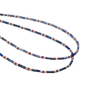 Collier artisanal en lapis-lazuli et agate rouge avec entretoises de perles élégantes