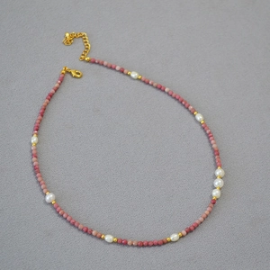 Chic pink rose stone and freshwater pearl beaded necklace with gold lobster clasp and chain