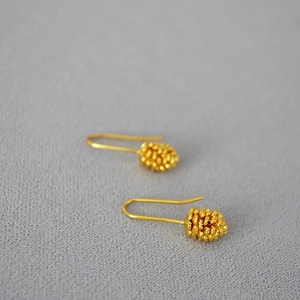 Minimalist Brass 18K Gold Plated Pinecone Hook Earrings For Women Natural Forest Style Dainty Botanical Jewelry Gift