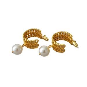 Minimalist gold woven C-shape hoop earrings with white pearl drop on white background